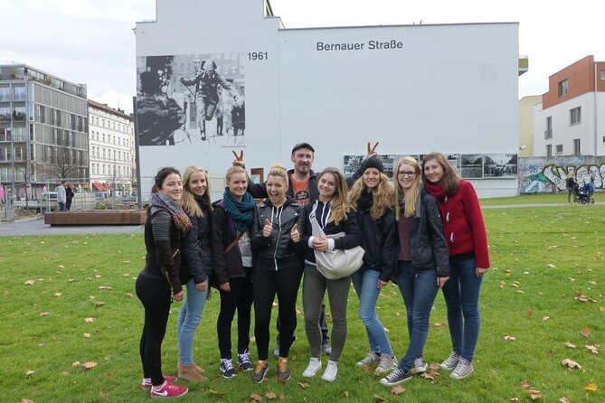 2.5-Hour Berlin Wall and Memorial Sites Walking Tour - Ending at Nordbahnhof and the ghost-station story