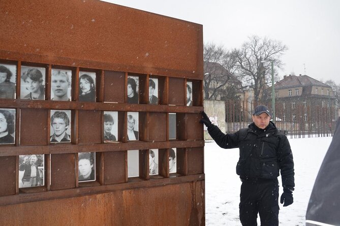 2.5-Hour Berlin Wall and Memorial Sites Walking Tour - What the guide adds to the walk