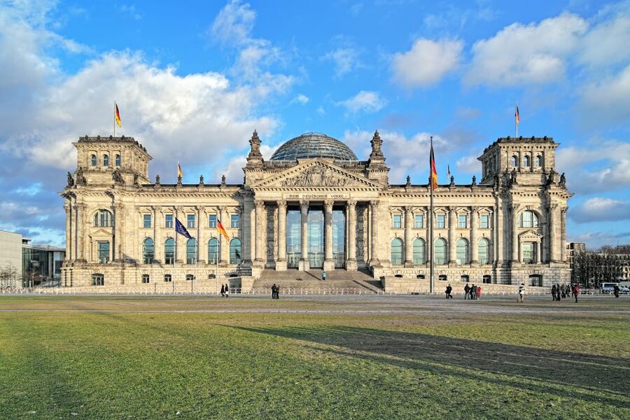 2-H Berlin: Top Sights Guided E-Scooter Tour - The Victory Column and the city between sights
