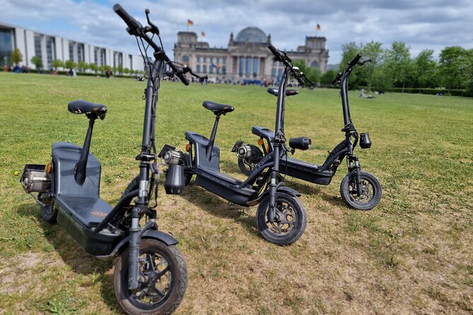 3-H E-scooter Sightseeing Tours in Berlin - Seeing Berlin quickly on a Scrooser