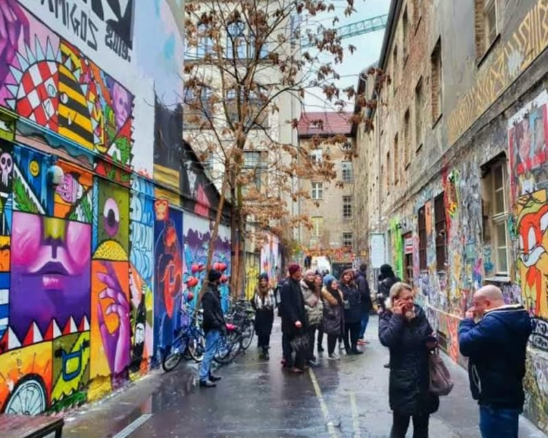 Alternative Berlin / Street art tour - Private group - From the Berlin Wall era to alternative neighborhoods