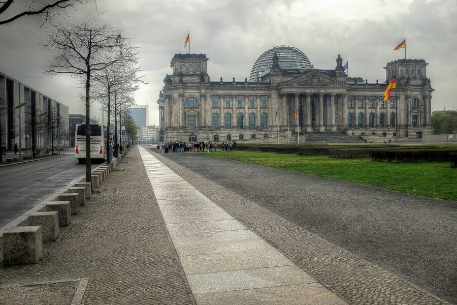An Introduction to Berlin Walking Tour - Hackescher Markt and the courtyards of old Berlin