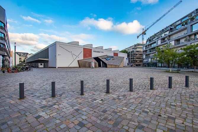 Architectural Berlin: Private Tour with a Local Expert - A building that respects its surroundings
