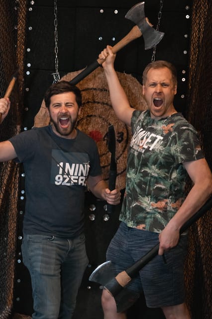 AXE THROWING EXPERIENCE IN BERLIN - Why coaching makes a difference
