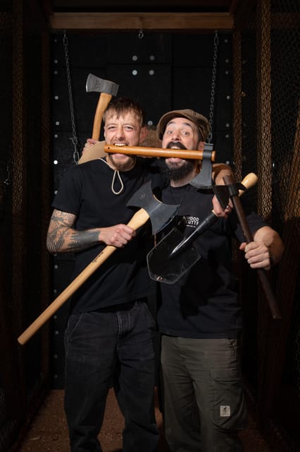 AXE THROWING EXPERIENCE IN BERLIN - Price, drinks, and the value of the hour