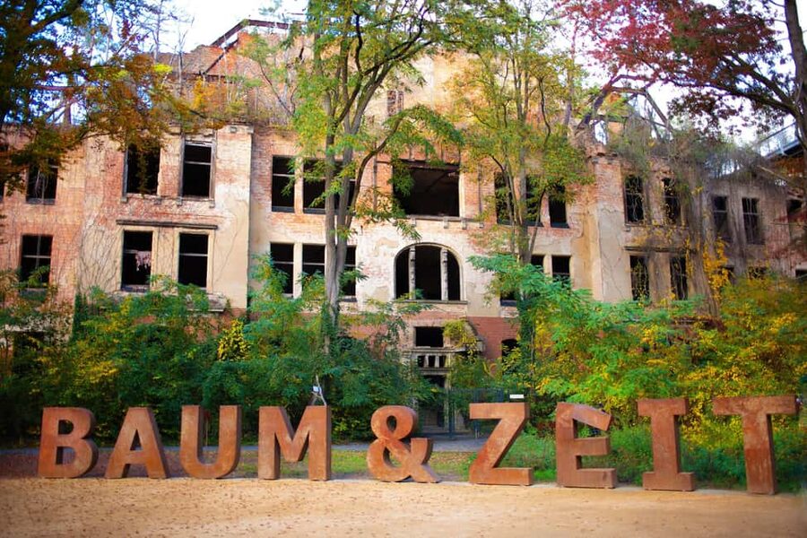 Beelitz-Heilstätten: Baum&Zeit Tree Top Walk Entry Ticket - Why Beelitz-Heilstätten feels so unusual