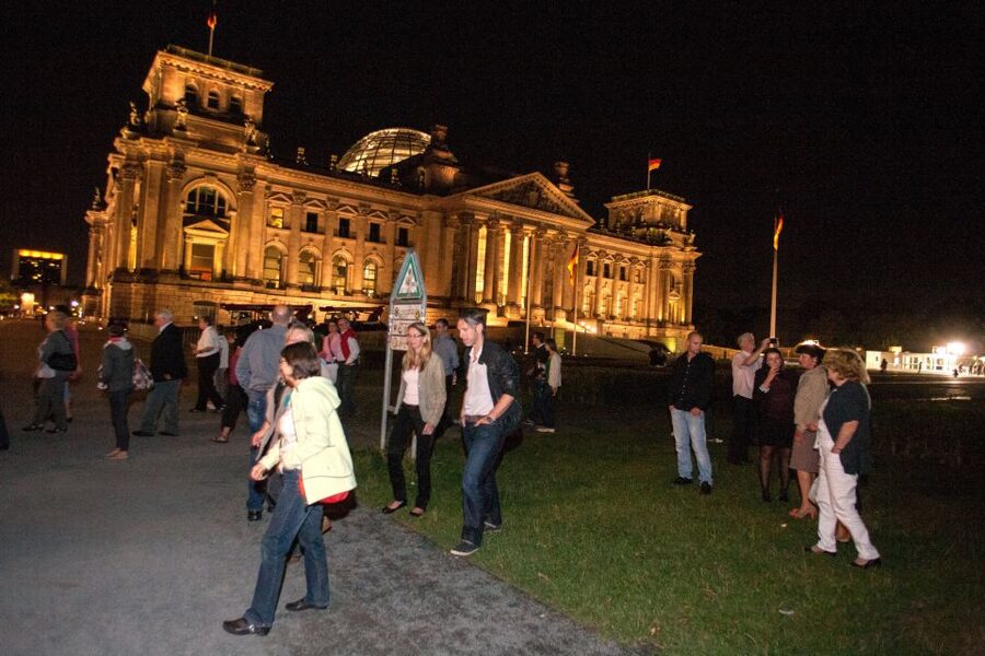 Berlin: 1.5-Hour Comedy Bus Tour in German - FAQ