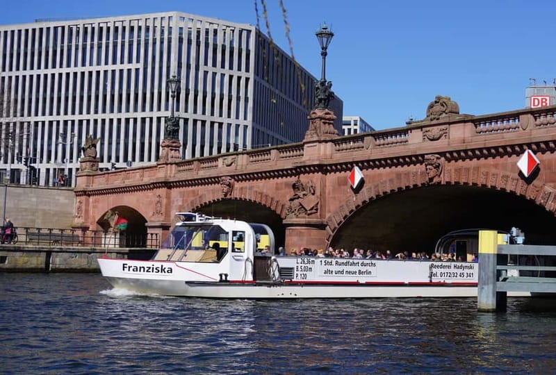 Berlin: 1-Hour Boat Tour with Bilingual Live Guide - Why the live guide matters