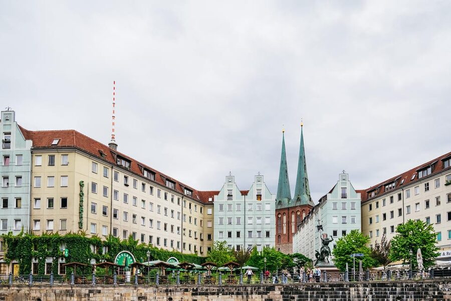 Berlin: 1-Hour City Sightseeing Cruise - A short cruise with a useful Berlin overview