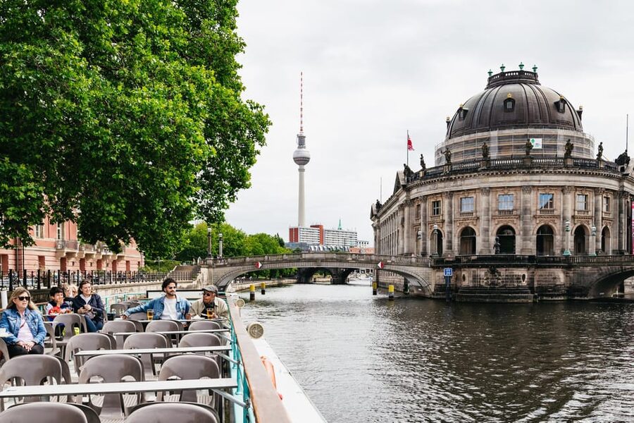 Berlin: 1-Hour City Sightseeing Cruise - Eastbound views of Museum Island and the Cathedral