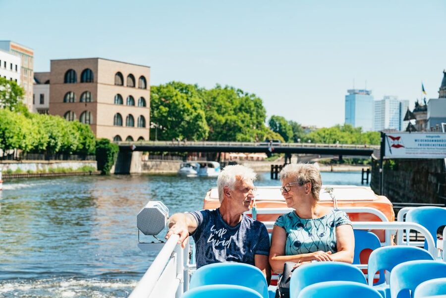 Berlin: 1-Hour City Tour by Boat with Guaranteed Seating - Seating, views, and the onboard atmosphere