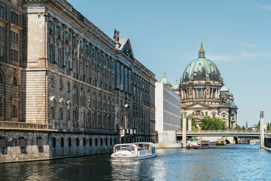 Berlin: 1-Hour City Tour by Boat with Guaranteed Seating - When this cruise earns its $25 price