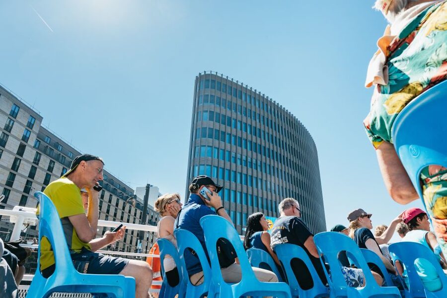 Berlin: 1-Hour City Tour by Boat with Guaranteed Seating - Who should book this boat ride?