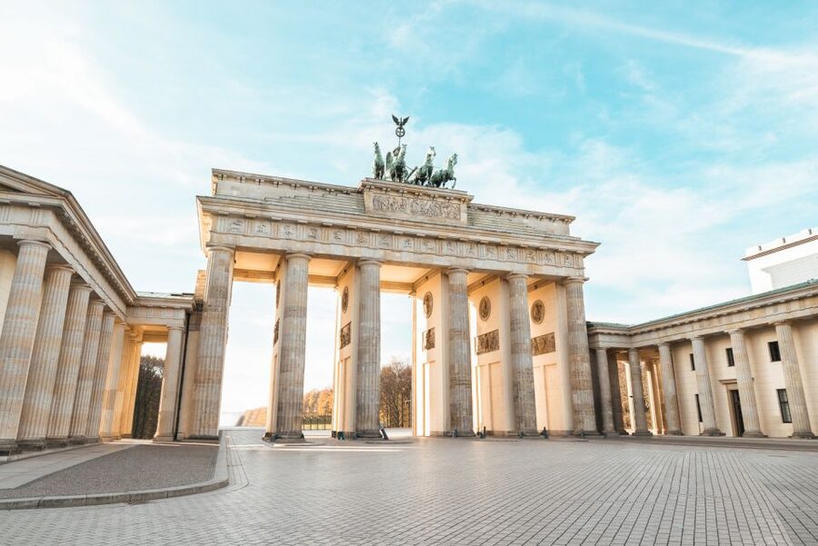 Berlin: 1-Hour Guided Tour of the Historic Center - Brandenburg Gate and Pariser Platz