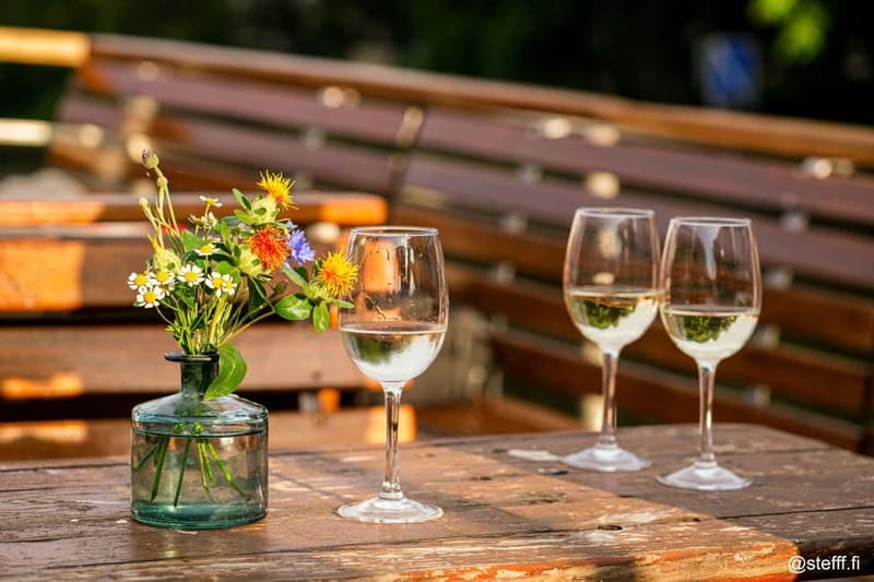 Berlin: 2.5-Hour Beer & Sunset Sightseeing Boat Cruise - Sunset timing and what to bring
