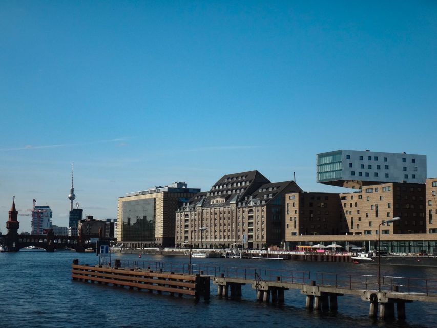 Berlin: 2.5-Hour East Side Boat Cruise with Commentary - Who should book this 150-minute route?
