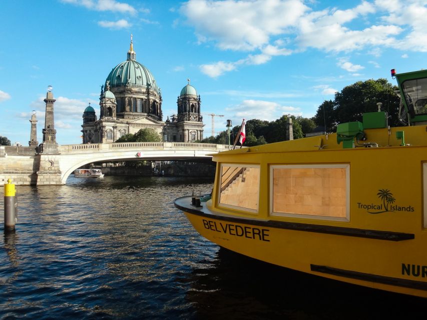 Berlin: 2.5-Hour East Side Boat Cruise with Commentary - Why this Spree cruise is different