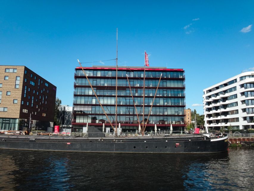 Berlin: 2.5-Hour East Side Boat Cruise with Commentary - Reichstag, Federal Chancellery, and Berlin Central Station