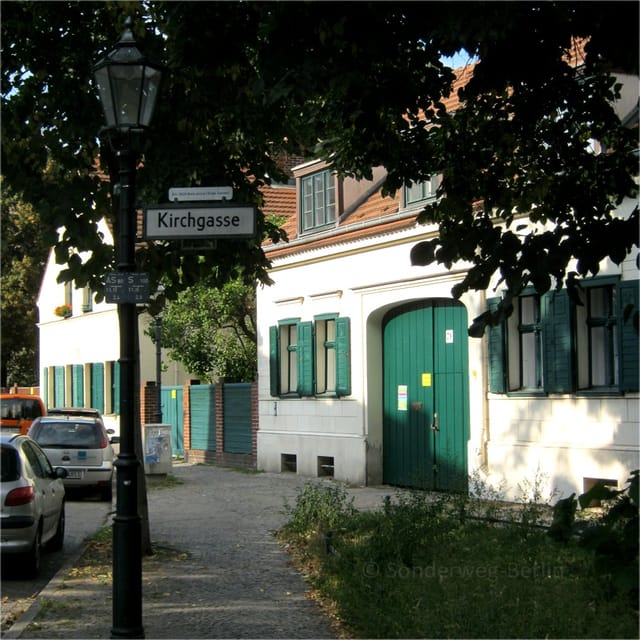 Berlin: 2.5-Hour Neighborhood Tour of Neukölln - From Rixdorf to Neukölln’s public buildings