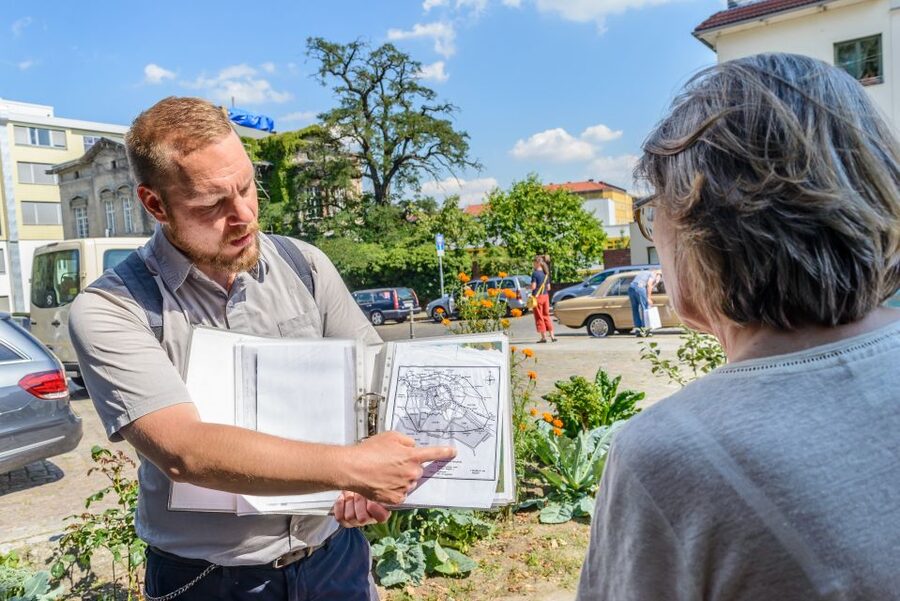 Berlin: 2.5-Hour Walking Tour through Kreuzberg 61 - Bergmannstrasse, local life, and a change of pace