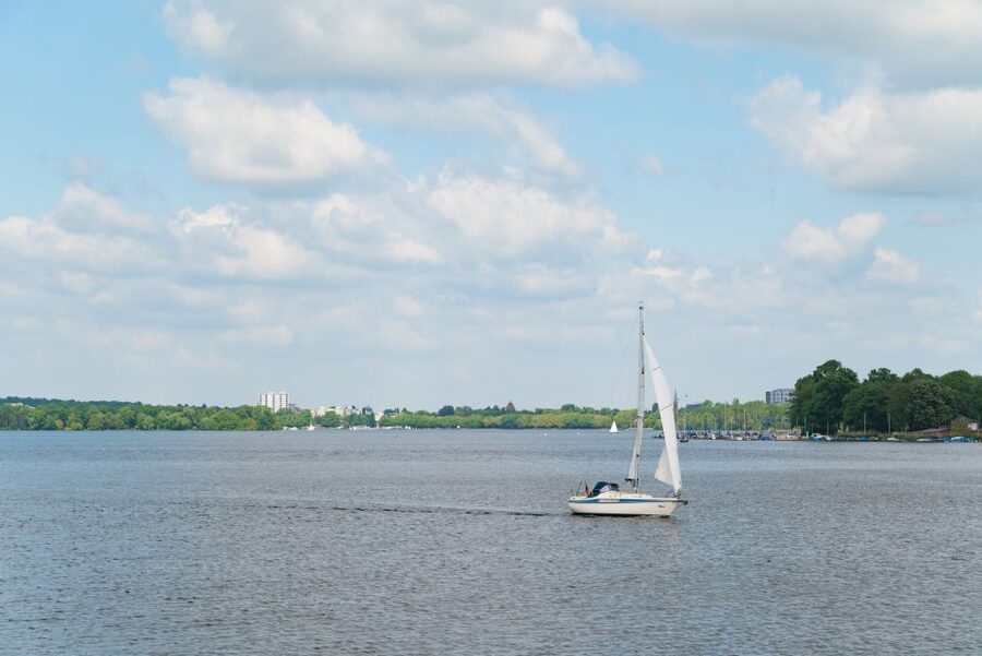 Berlin: 2-Hour Lake Oberhavel Cruise from Tegel - Villa Borsig and the first stretch north