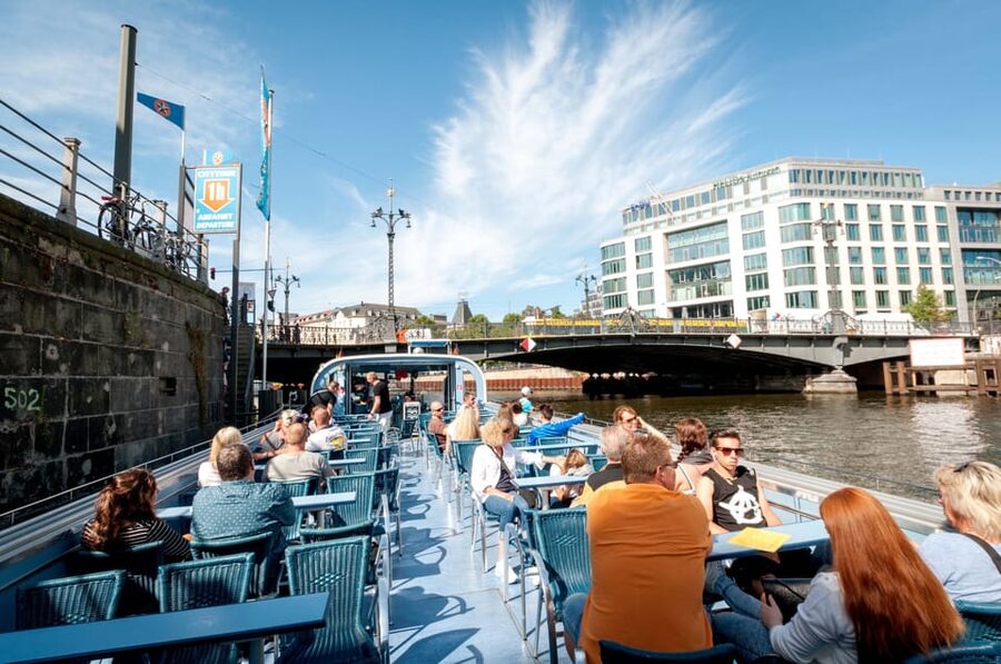 Berlin: 3.25-Hour Spree & Landwehrkanal Boat Tour - Passing the German Museum of Technology and Potsdamer Platz