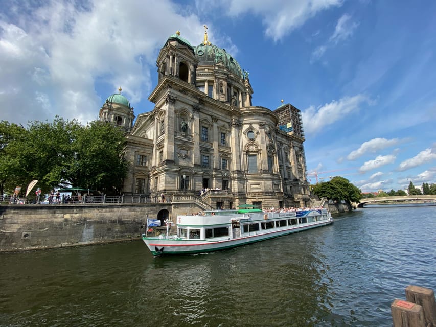 Berlin: 3.5-Hour Sightseeing Cruise on the Spree River - Museum Island, Humboldt Forum, and Nikolaiviertel