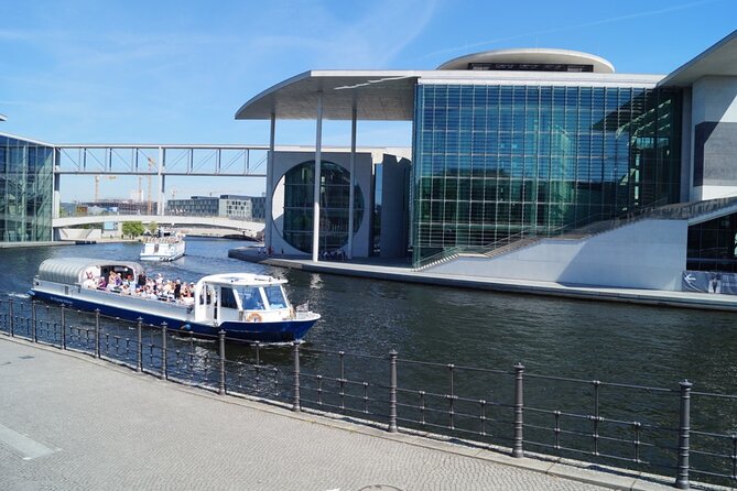 Berlin 3-Course Dinner Cruise - The Fernsehturm and Germany’s White House