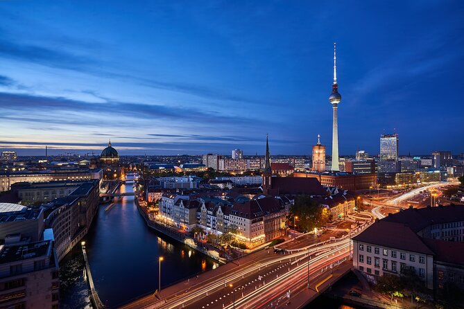 Berlin 3-Course Dinner Cruise - Sunset, Open Air, and the Need for a Jacket