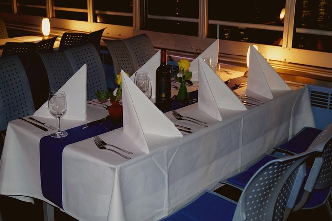 Berlin 3-Course Dinner Cruise - Service, Seating, and Evening Atmosphere