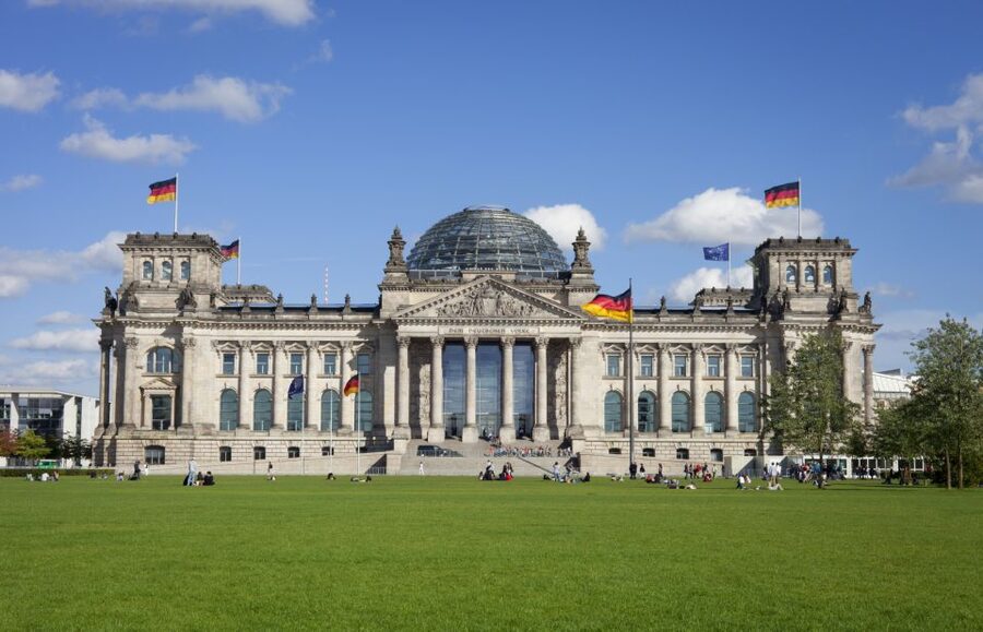 Berlin: 3-H VIP Private E-Scooter Highlights Tour - What the private format really gives you
