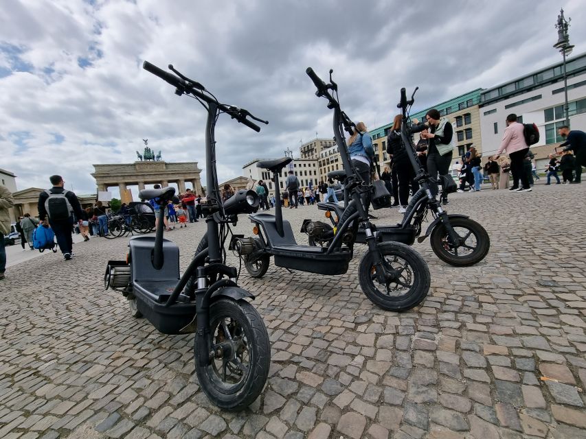 Berlin: 3-H VIP Private E-Scooter Highlights Tour - Crossing the former East-West divide