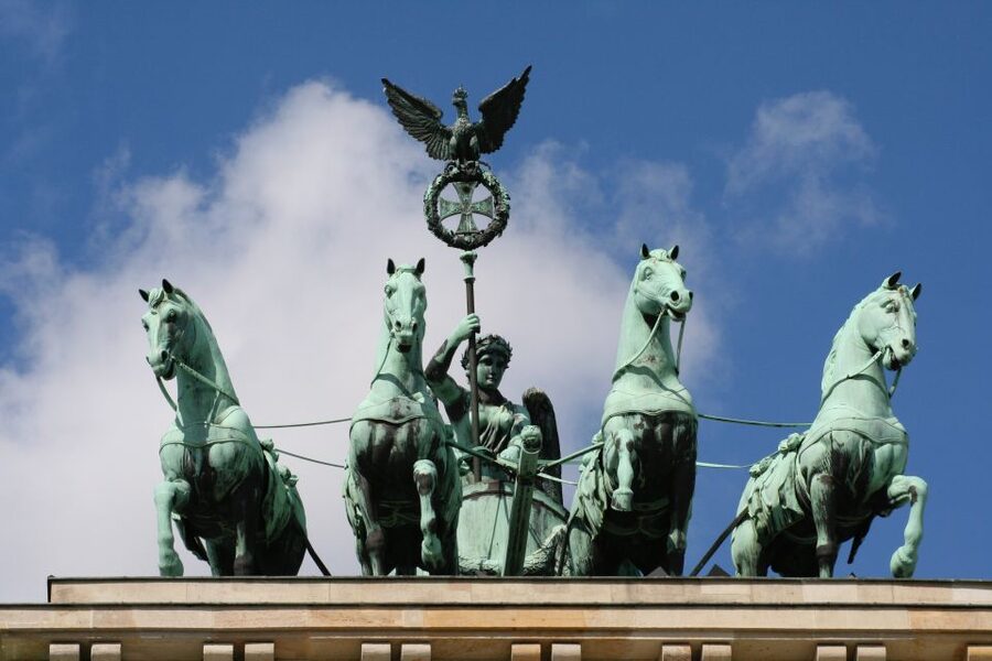 Berlin: 3-Hour Private Tour in French or Italian - Unter den Linden and Museum Island