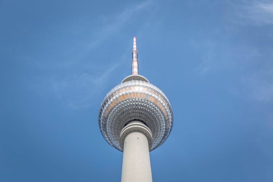 Berlin: 3-Hour Private Tour in French or Italian - Brandenburg Gate, Reichstag, and the Government Quarter
