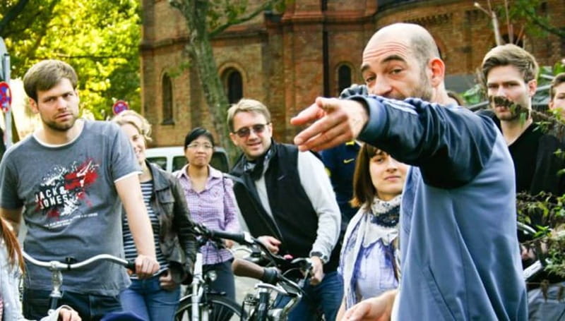 Berlin: Alternative Berlin Bike Tour - Friedrichshain, Neukölln, and Treptow by bicycle