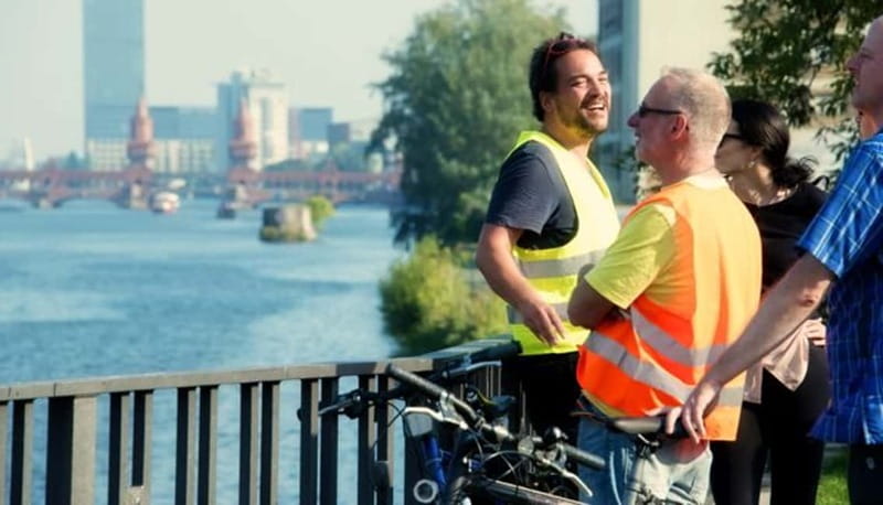 Berlin: Alternative Berlin Bike Tour - Why the frequent stops make a difference