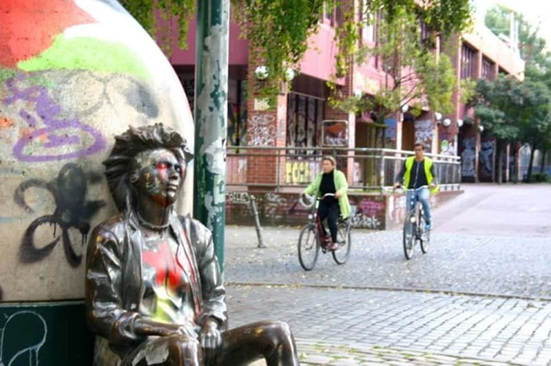 Berlin: Alternative Berlin Bike Tour - Meeting point, timing, and useful planning tips