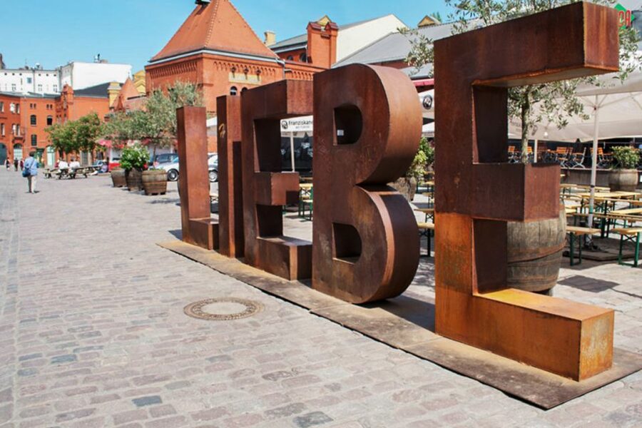 Berlin: Alternative Berlin Walking Tour - Key points at a glance