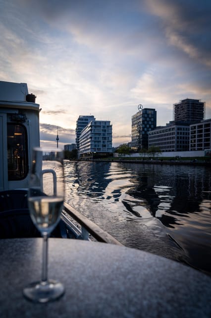Berlin: Audrey Ahoi! Spree cruise with drag queen (HOL) - What the $33 price covers