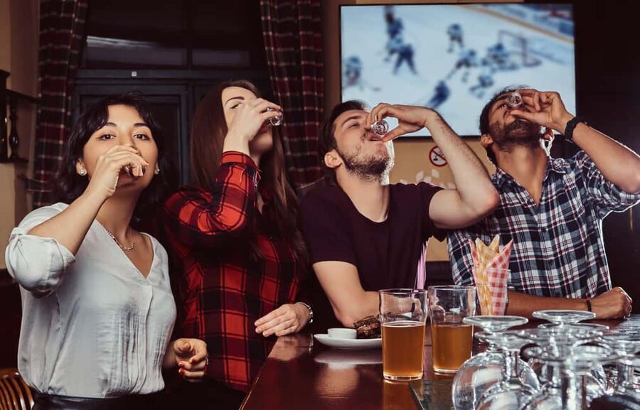 Berlin: Bar & Party Tour with Free Shots & VIP Club Access - Walking between three Berlin bars
