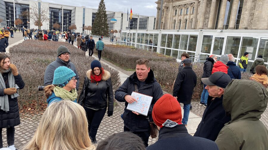 Berlin Battlefield Tour - Operation Berlin 1945 - The Reichstag and the Soviet flag story