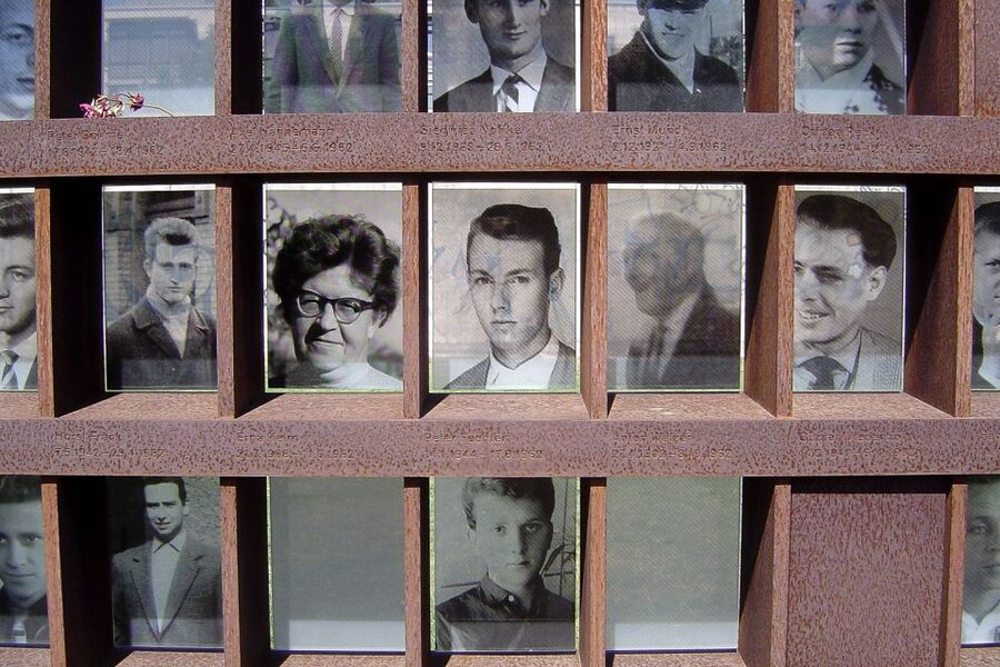 Berlin: Berlin Wall and the Cold War Walking Tour - Tunnel 57 and the risks of escape