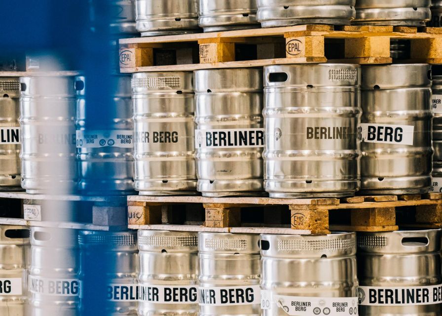 Berlin: Berliner Berg Brewery Tour with Beer Tasting - The first 45 minutes: malt, hops, and brewing choices