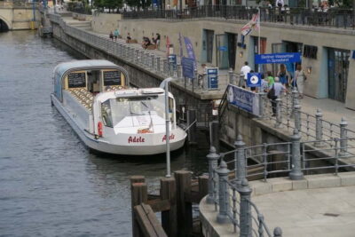 Boat Sightseeing Cruise with Audioguide