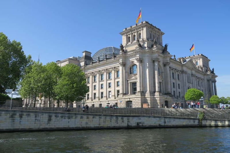 Berlin: Boat Sightseeing Cruise with Audioguide - Who will get the most from this one-hour cruise