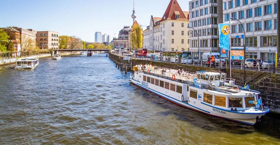 Berlin: Boat Tour Along the River Spree - Bellevue Palace and the Victory Column