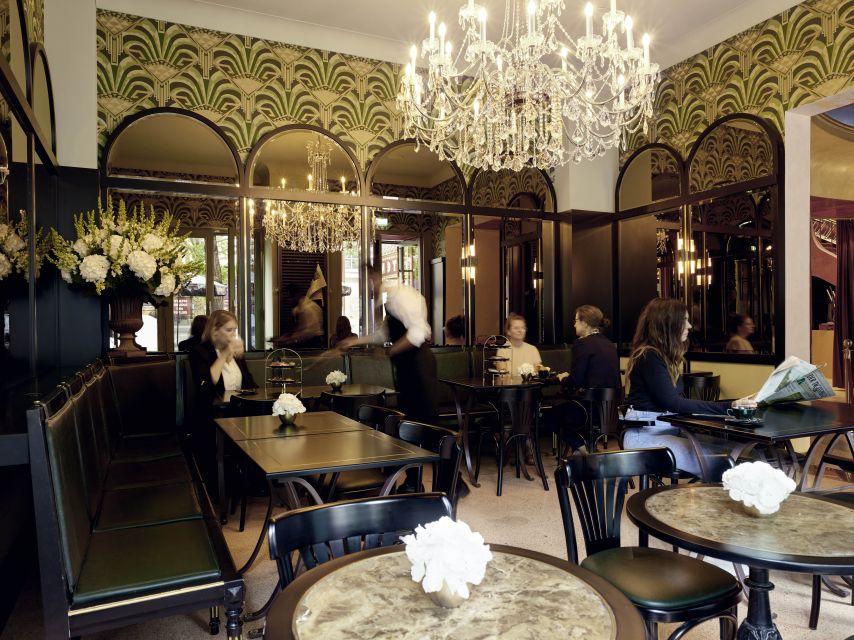 Berlin: Breakfast at Café Wintergarten - Fresh bread is a central part of the meal