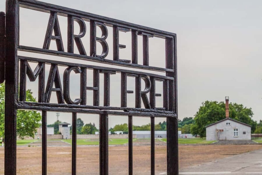 Berlin: Bus excursion to Sachsenhausen concentration camp - Meeting at Alexanderplatz without a rushed start