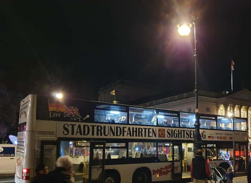 Berlin: Bus Tour by Night with Live Commentary - Hauptbahnhof, Schloss Bellevue, and the Siegessäule