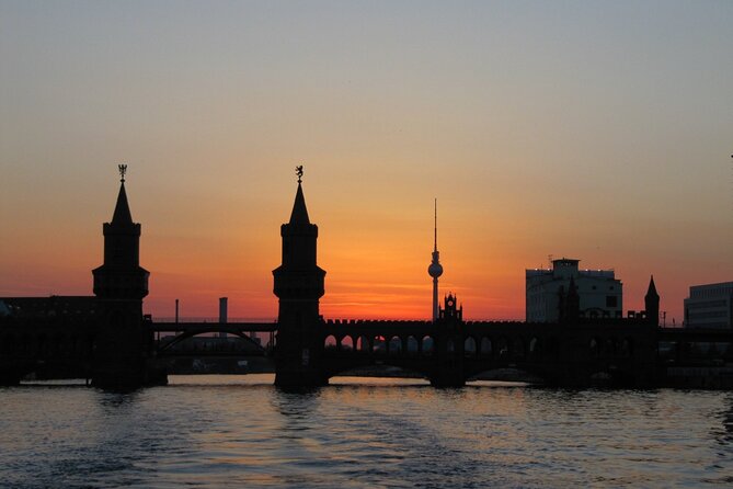 Berlin By Night by Private Minivan Highlights and Taylor made - Checkpoint Charlie and the Berlin Wall story
